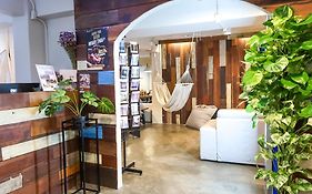 Qilombo Hostel Silom - Hq