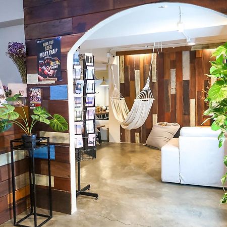 Qilombo Hostel Silom - Hq バンコク都 エクステリア 写真