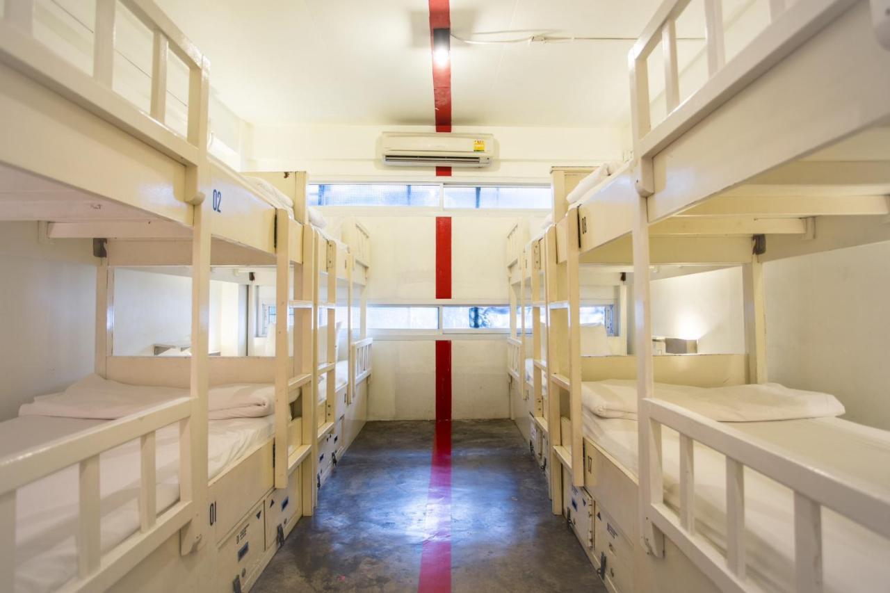 Qilombo Hostel Silom - Hq バンコク都 エクステリア 写真