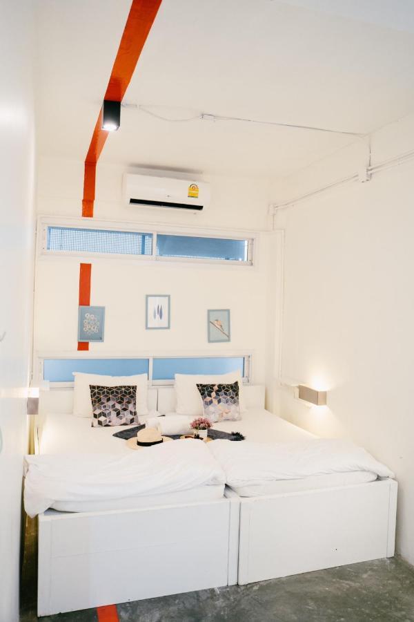 Qilombo Hostel Silom - Hq バンコク都 エクステリア 写真