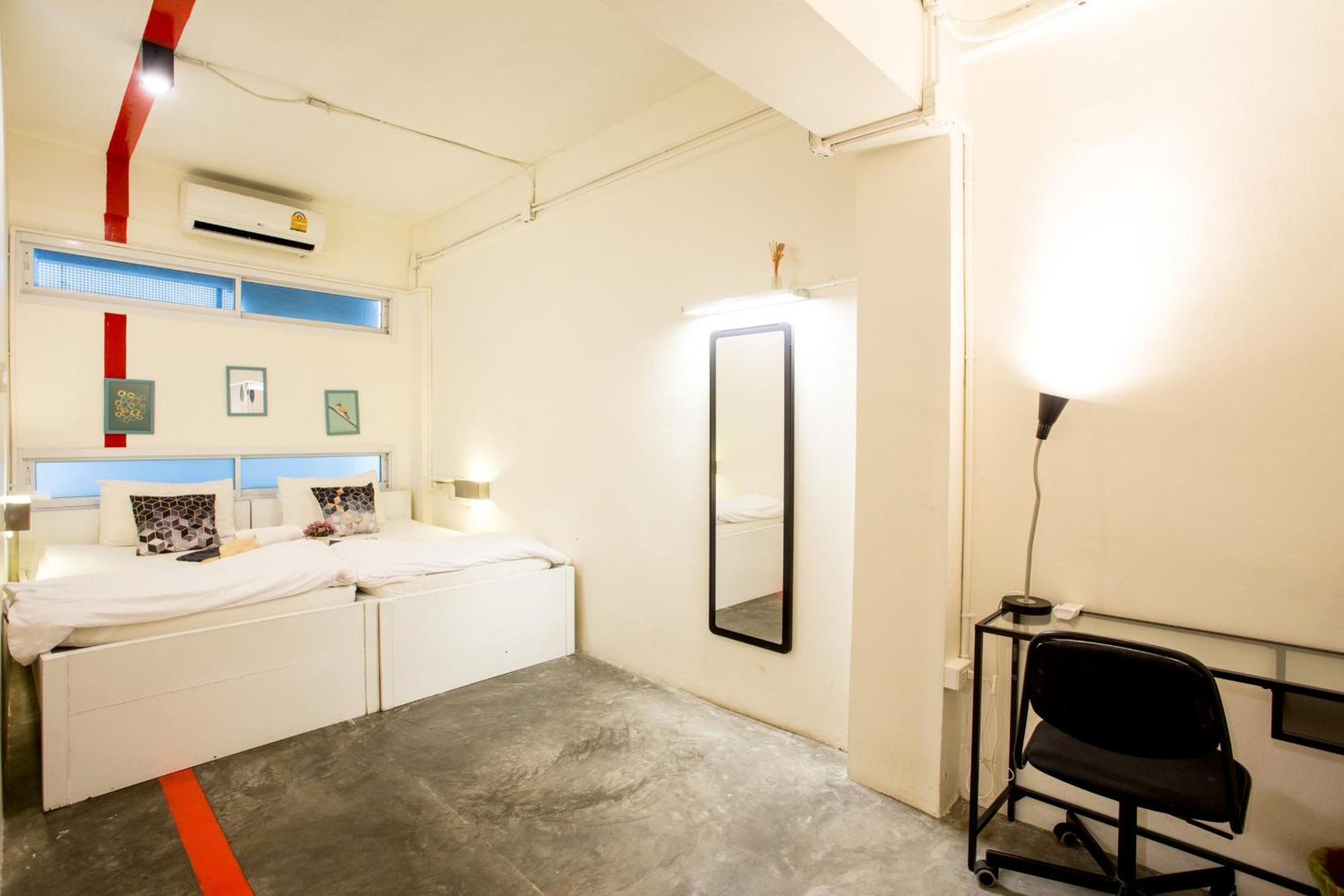 Qilombo Hostel Silom - Hq バンコク都 エクステリア 写真