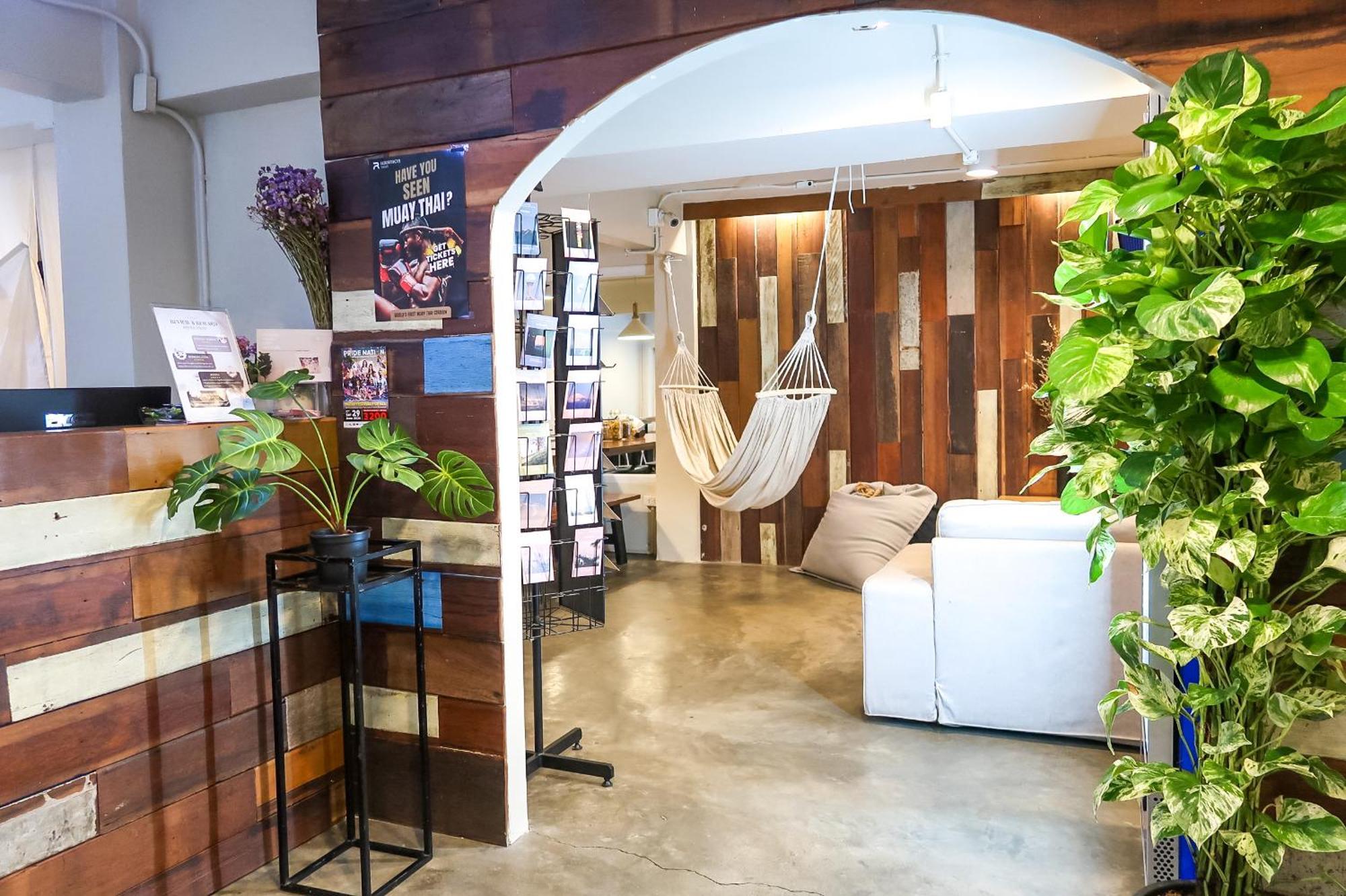 Qilombo Hostel Silom - Hq バンコク都 エクステリア 写真